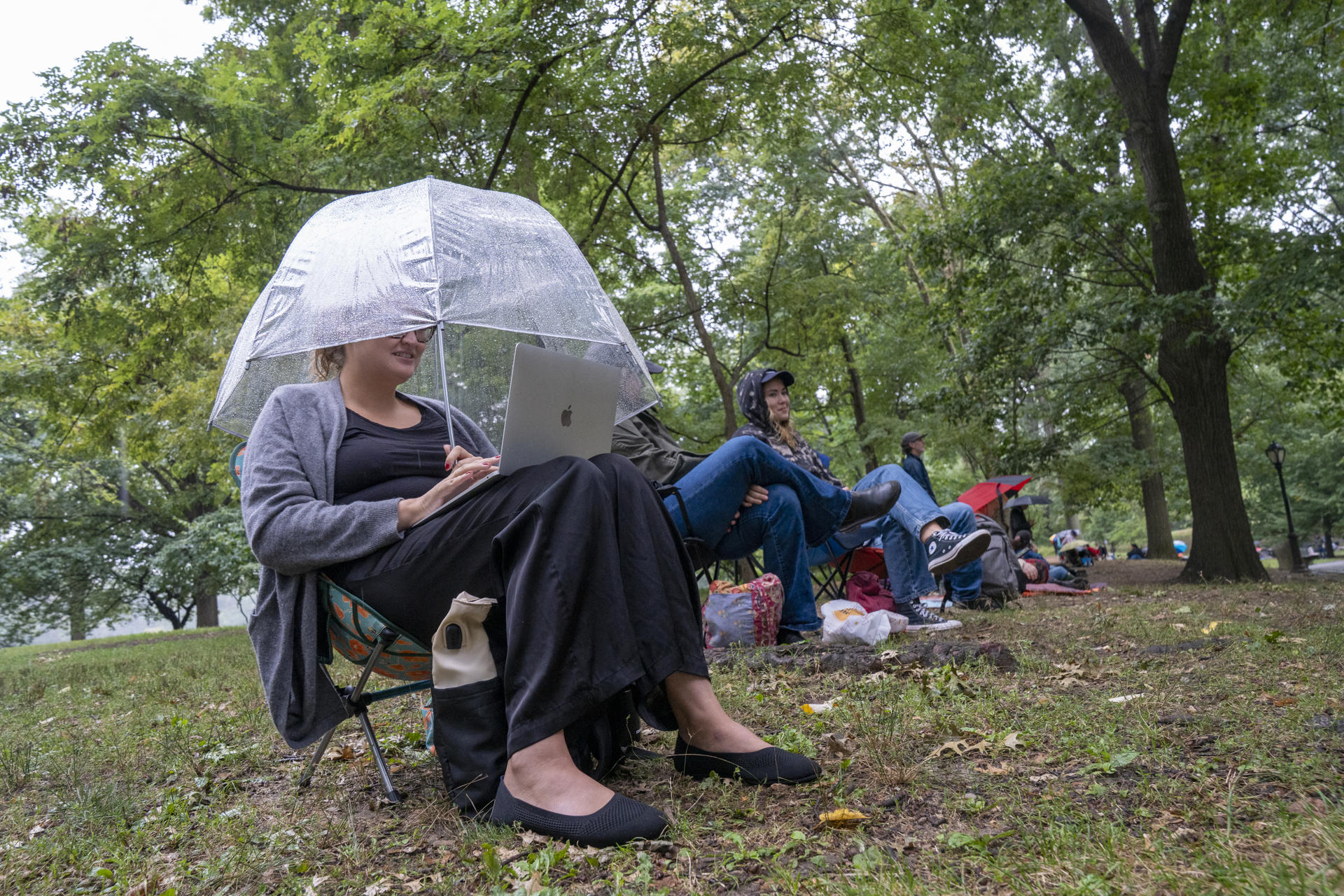 Personas hacen fila este 10 de septiembre de 2205, en Nueva York (Estados Unidos). EFE/ Ángel Colmenares.
