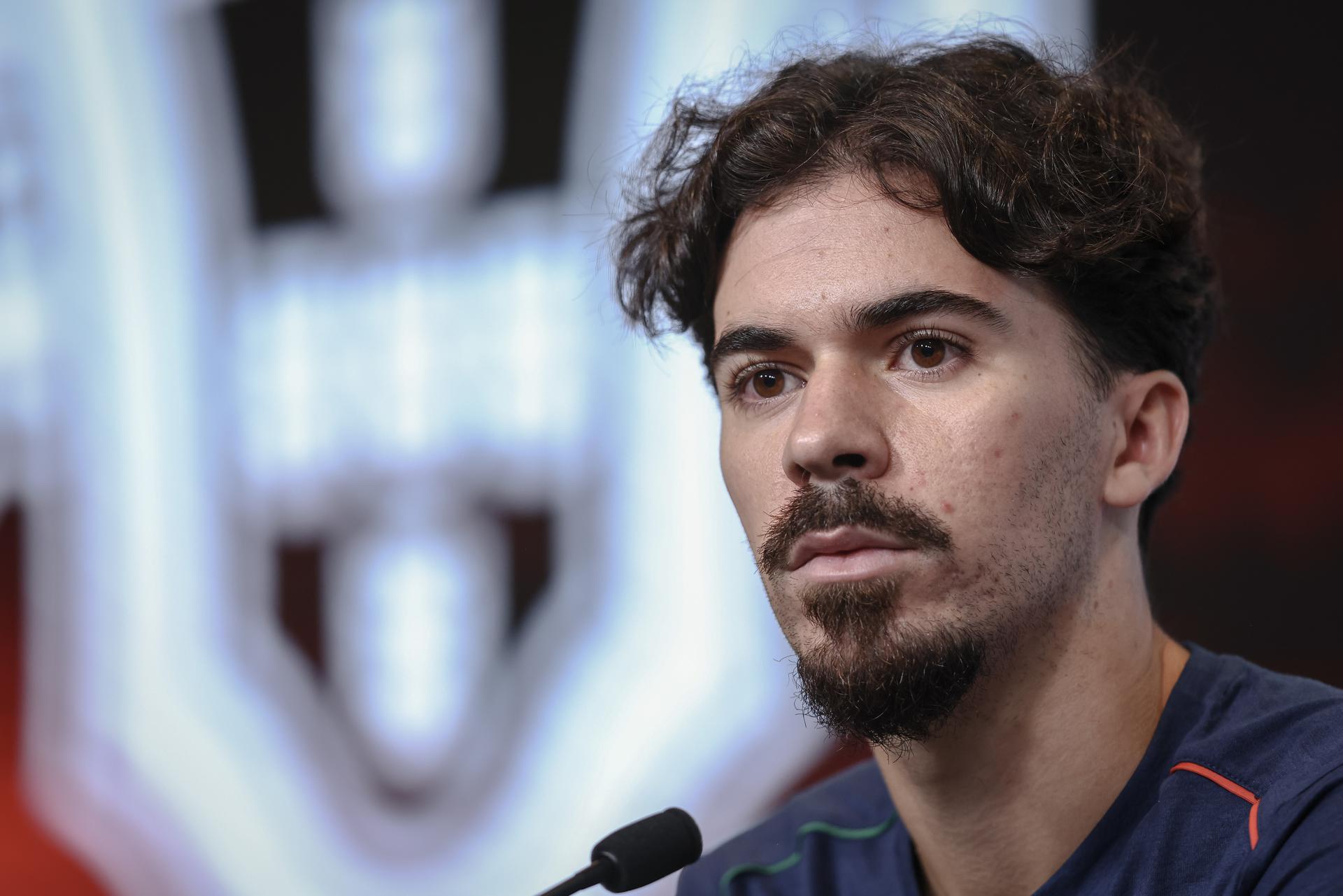 El centrocampista portugués Vitinha, durante la conferencia de prensa previa a los dos partidos clasificatorios para la Copa Mundial de la FIFA 2026 contra Armenia y Hungría. EFE/EPA/RODRIGO ANTUNES