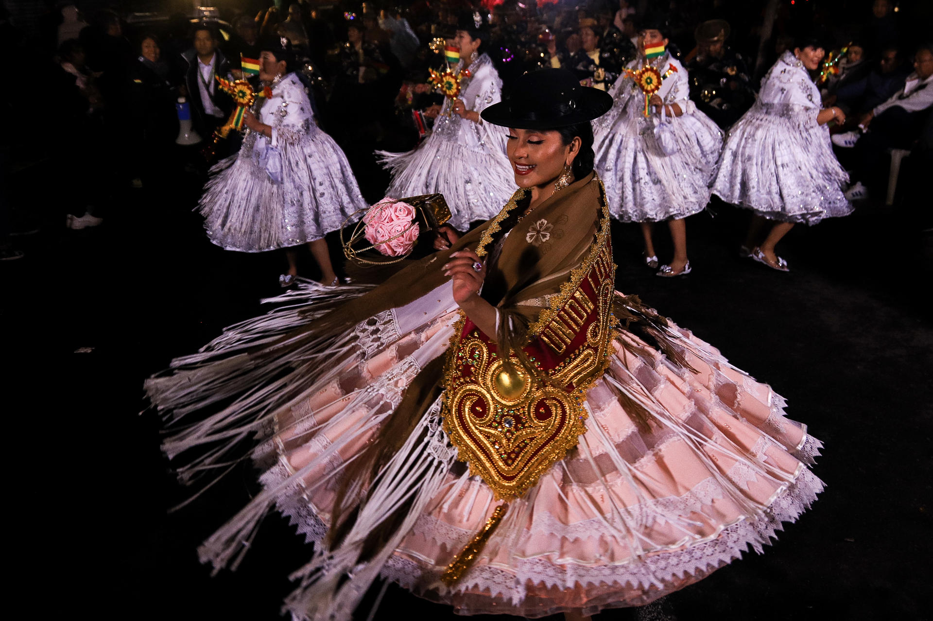 Mujeres bailan en el desfile por el Día Nacional de la Morenada este sábado, en La Paz (Bolivia). EFE/ Gabriel Márquez