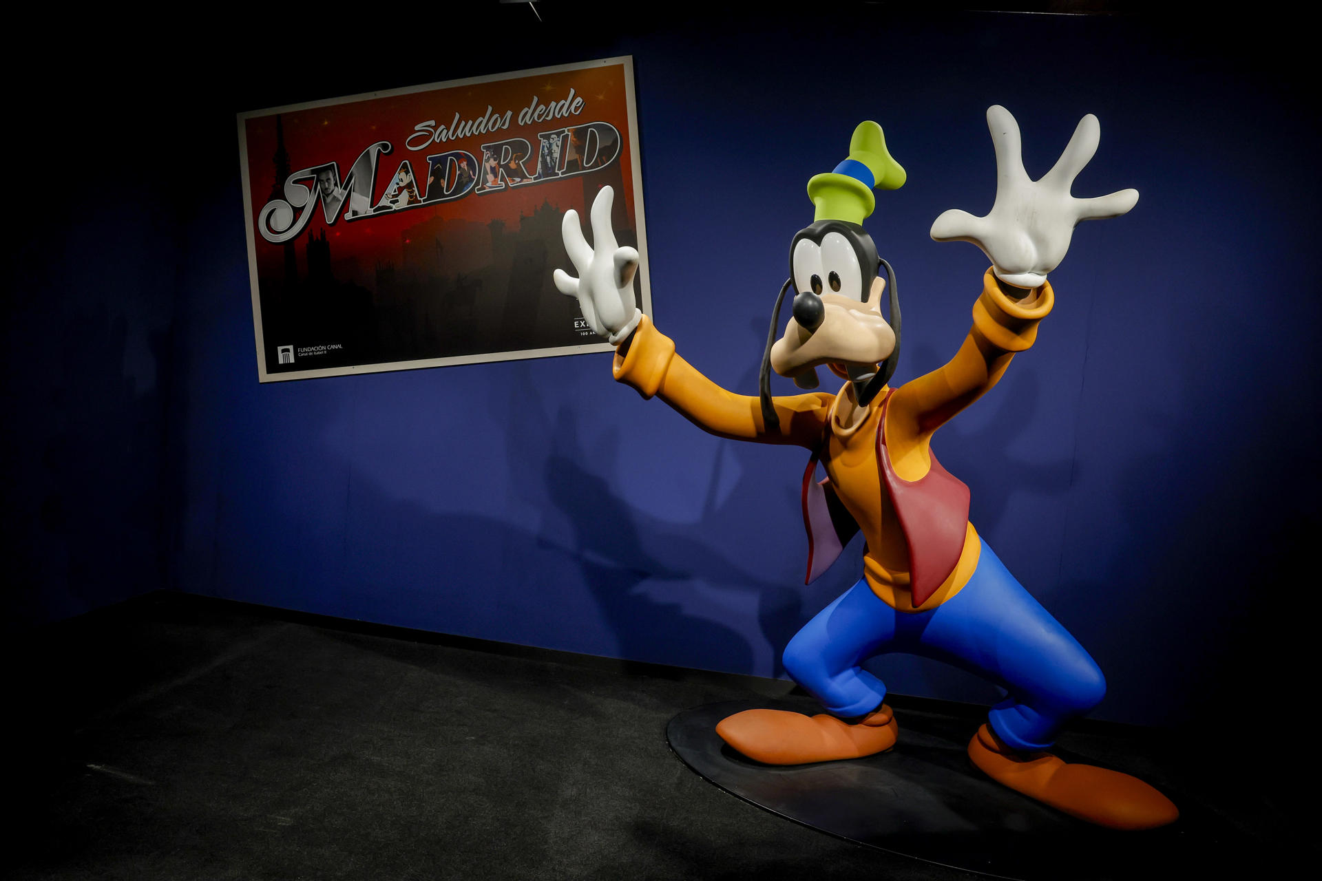 MADRID, 30/09/2025.- La exposición 'Disney: The Exhibition-100 años de magia', que se presenta este martes, conmemora el centenario de la compañía Walt Disney con más de 250 piezas, obras de arte y materiales históricos, y homenajea a algunos de los personajes más icónicos del universo mágico de Disney. EFE/Zipi