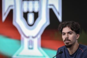 El centrocampista portugués Vitinha, durante la conferencia de prensa previa a los dos partidos clasificatorios para la Copa Mundial de la FIFA 2026 contra Armenia y Hungría. EFE/EPA/RODRIGO ANTUNES