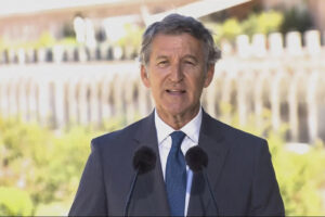 El líder del Partido Popular, Alberto Núñez Feijóo, interviene este lunes en Aranjuez (Madrid), donde el PP está celebrando la reunión de su Comité Ejecutivo. Feijóo ha exigido este lunes al presidente del Gobierno, Pedro Sánchez, que presente antes de que acabe el mes de septiembre los apoyos parlamentarios que necesita para aprobar los presupuestos generales del Estado y que, si no lo logra, convoque elecciones. EFE/ PP SÓLO USO EDITORIAL / SÓLO DISPONIBLE PARA ILUSTRAR LA NOTICIA QUE ACOMPAÑA (CRÉDITO OBLIGATORIO)