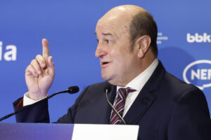 El expresidente del PNV, Andoni Ortuzar, en un foro informativo, el pasado mes de marzo. EFE/ Miguel Toña