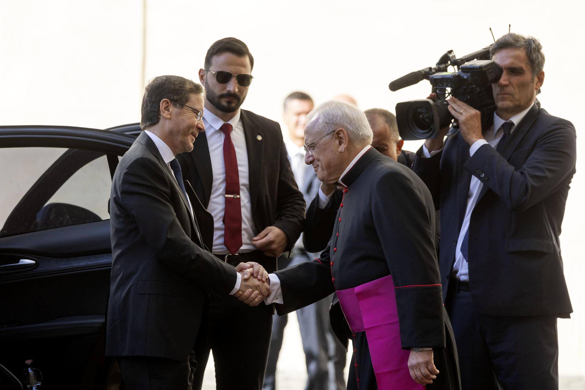 El presidente de Israel, Isaac Herzog, llega para reunirse con el Papa León XIV en el Vaticano, 03 de septiembre de 2025. (Papa)
EFE/EPA/ANSA/MASSIMO PERCOSSI