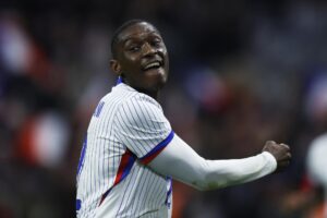 Fotografía de GUILLAUME HORCAJUELO, en la que puede verse en una imagen de archivo del 25 de marzo de 2024.al futbolista francés Kolo Muani, durante un partido con su selección. EFE