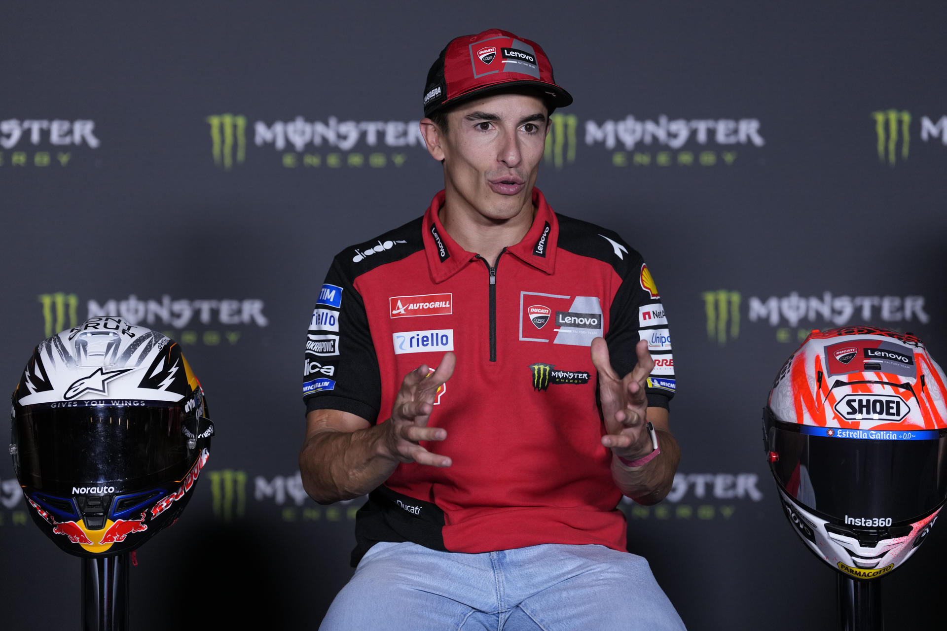 El piloto español de MotoGP Marc Márquez (Ducati Lenovo Team) durante la rueda de prensa del Gran Premio de Cataluña, 15ª cita de los Mundiales de velocidad, que se disputará este fin de semana en el circuito de Barcelona-Cataluña en Montmeló.EFE/ Alejandro García