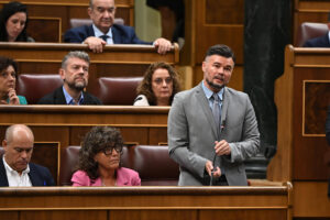 El diputado de Esquerra Republicana Gabriel Rufián interviene en el Congreso de los Diputados en Madrid, este miércoles, durante la primera sesión de control del nuevo período de sesiones. EFE/ Fernando Villar