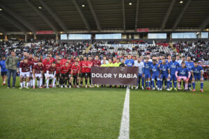 Partido solidario por los incendios forestales del verano entre los equipos , Zamora CF, Ourense CF, SD Ponferradina y Cultural Leonesa. EFE/J.Casares