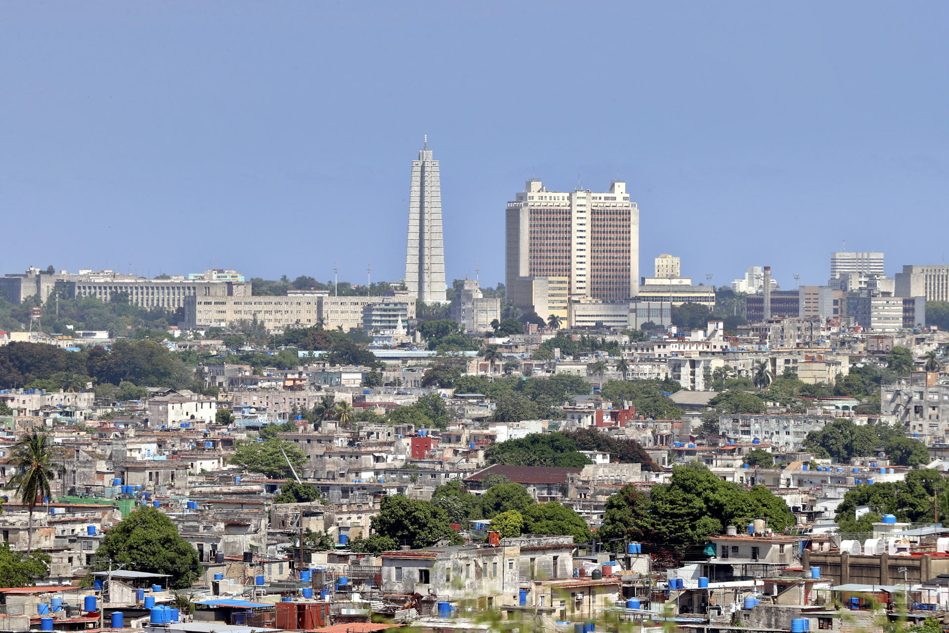 Fotografía tomada el pasado 26 de agosto de una vista general de La Habana (Cuba). EFE/Ernesto Mastrascusa