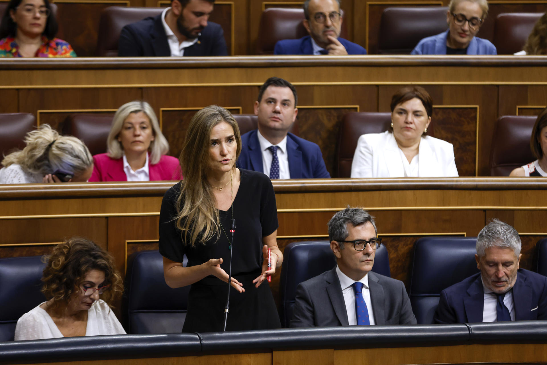 MADRID, 17/09/2025.- La vicepresidenta tercera y ministra para la Transición Ecológica y el Reto Demográfico, Sara Aagesen durante la sesión de control celebrada, este miércoles, en el Congreso de los Diputados. EFE/ J.J. Guillén
