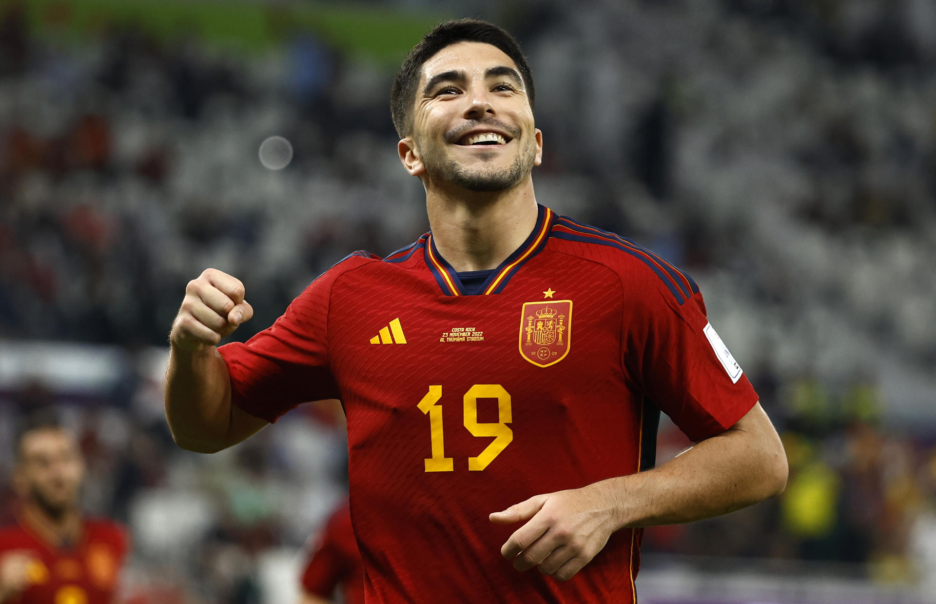 Foto de archivo de Carlos Soler tras marcar un gol con la selección española. EFE/José Méndez