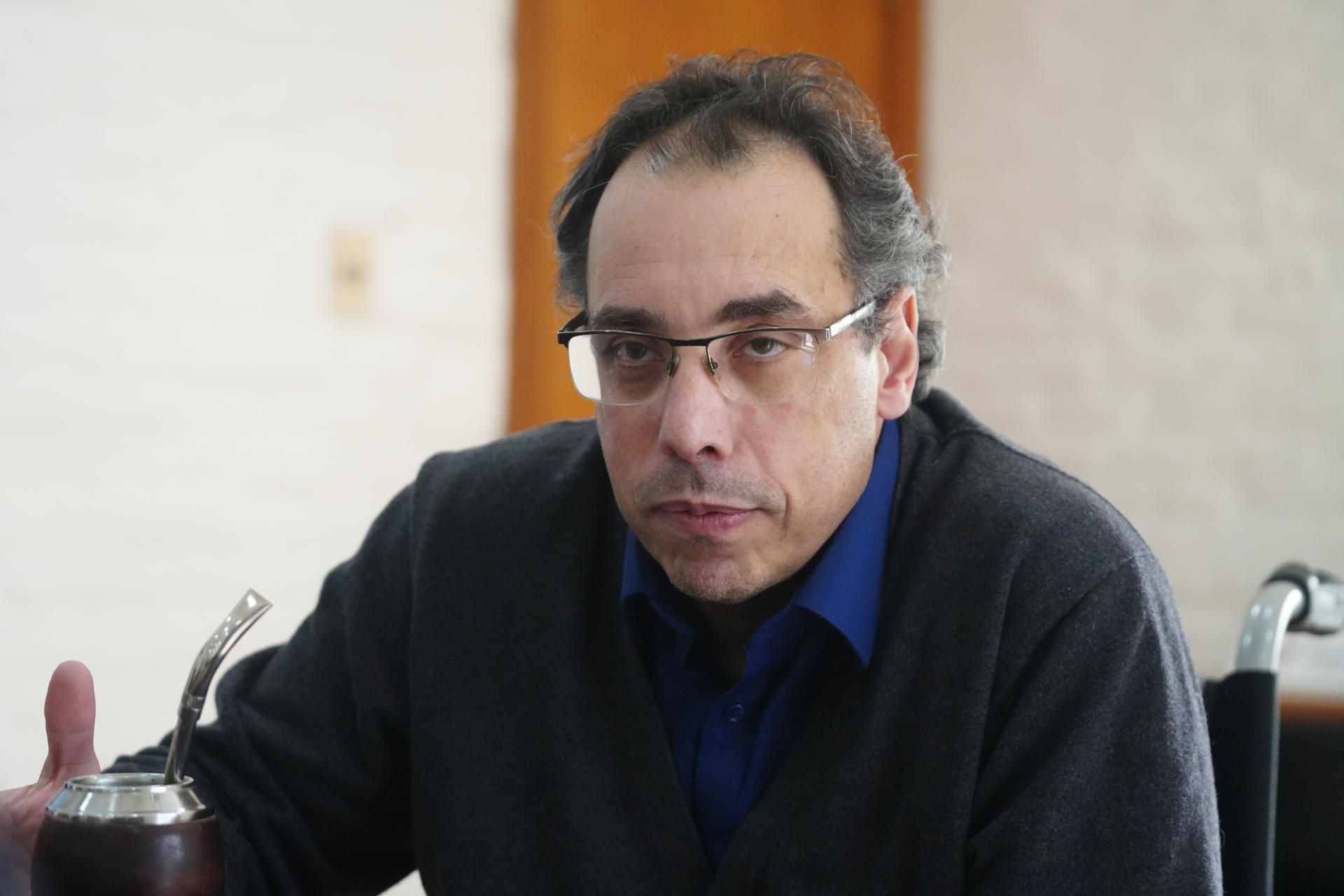 El ministro de Turismo de Uruguay, Pablo Menoni, habla durante una entrevista con EFE este 16 de septiembre de 2025, en Montevideo (Uruguay). EFE/ Diego Lafalche
