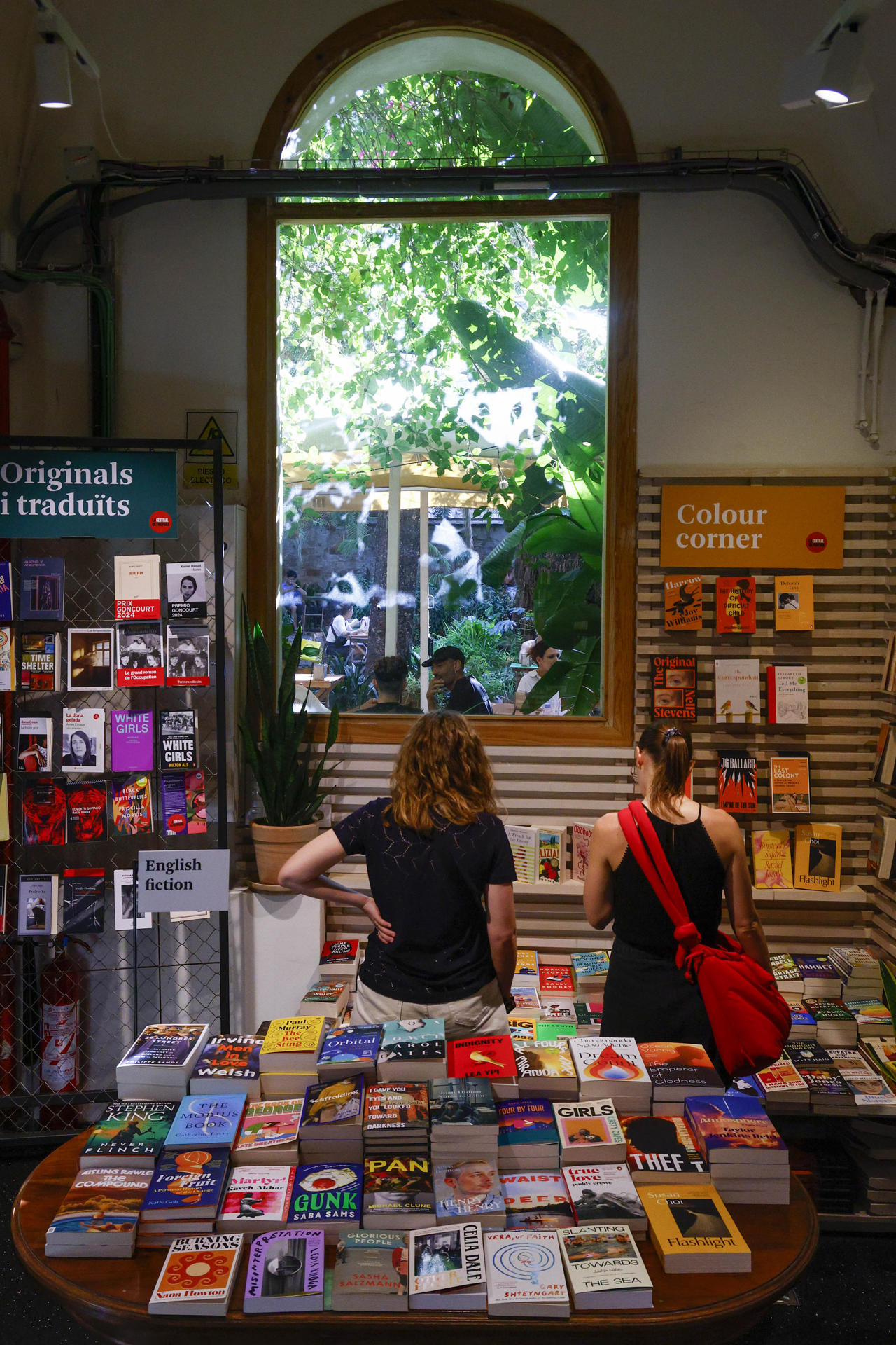 Imagen de la libreríaLa Central, en Barcelona. EFE/Quique García