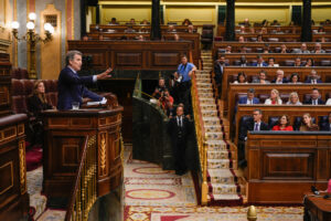 El líder del PP, Alberto Núñez Feijóo, y el presidente del Gobierno, PEdro Sánchez, en una imagen de archivo. EFE/ Borja Sanchez-Trillo