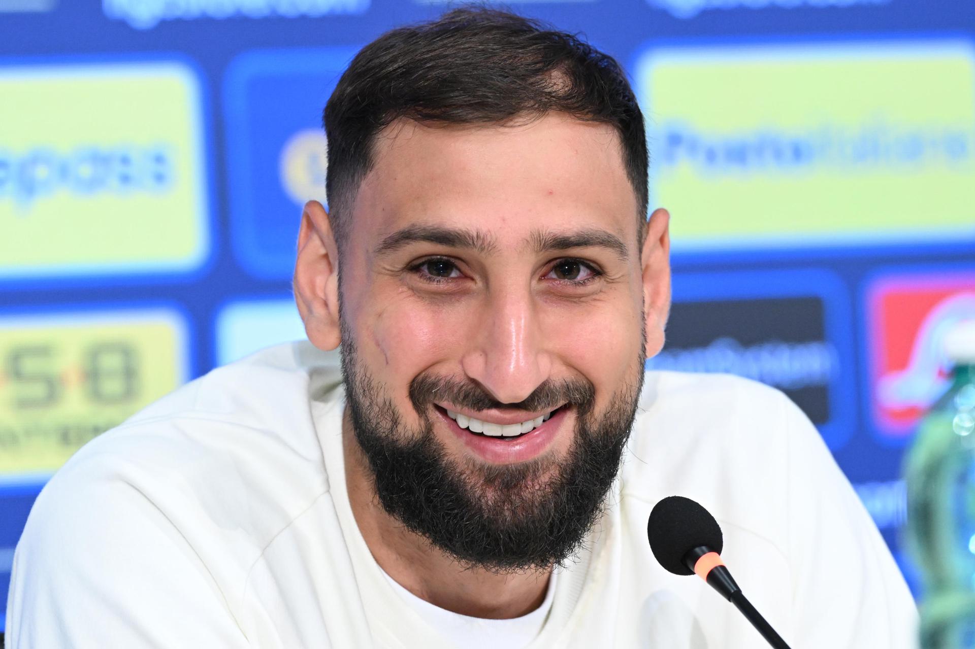 Gianluigi Donnarumma, capitán de la selección italiana y nuevo jugador del Manchester City, durante la rueda de prensa este miércoles en Coverciano, Forencia. EFE/EPA/CLAUDIO GIOVANNINI