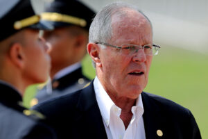 Fotografía de archivo del 30 de junio de 2017 del expresidente de Perú, Pedro Pablo Kuczynski, en Cali (Colombia). EFE/ Leonardo Muñoz
