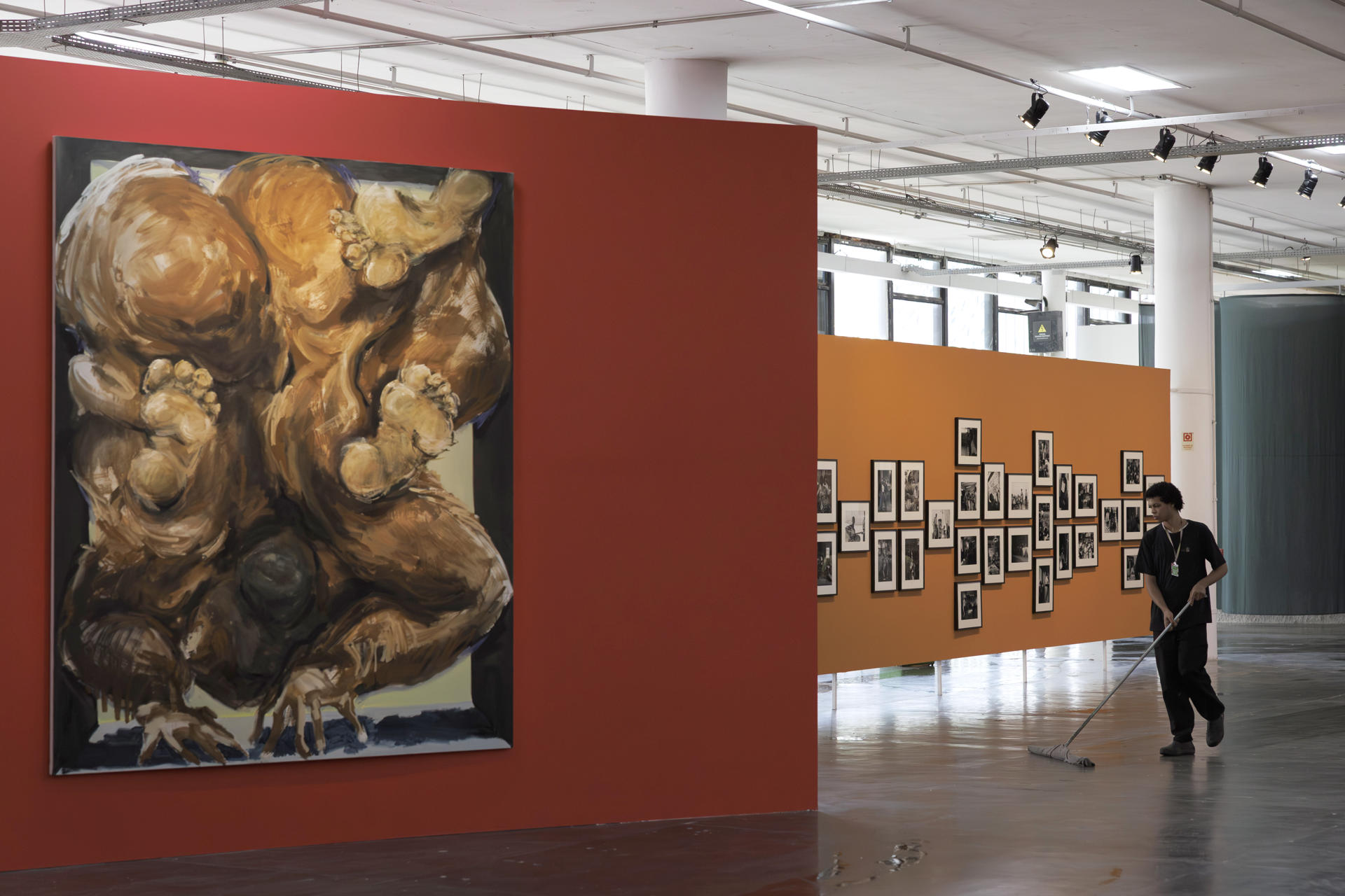 Vista general este miércoles 3 de septiembre de la ultimación de detalles antes de la apertura de la trigésimo sexta edición de La Bienal de Arte de São Paulo, en São Paulo (Brasil). EFE/Isaac Fontana