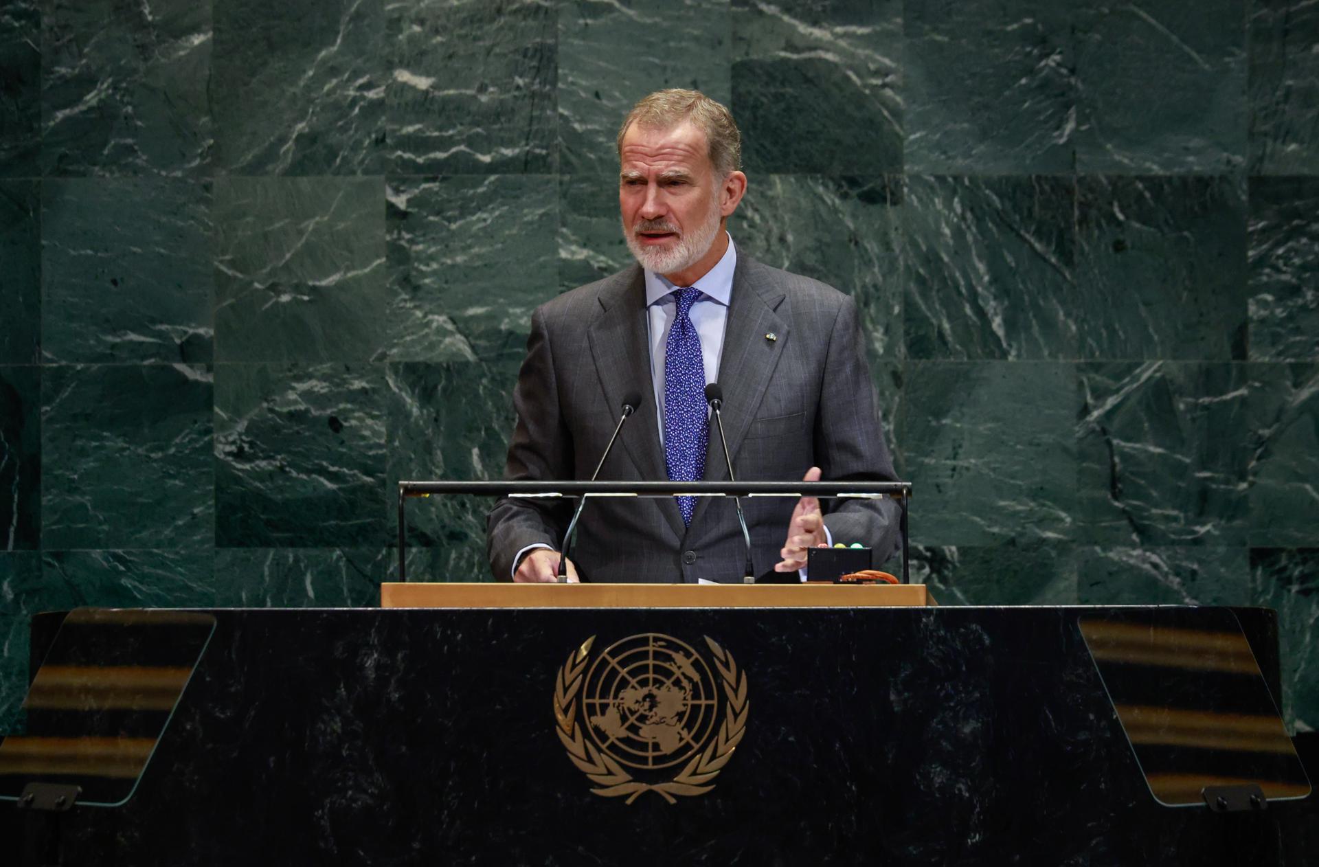 El rey Felipe VI interviene en representación de España al inicio de la segunda jornada de apertura del nuevo periodo de sesiones de la Asamblea General de Naciones Unidas. EFE/KENA BETANCUR