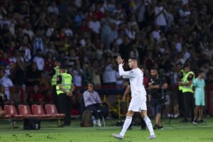 Cristiano Ronaldo aceleró hacia los históricos 1000 goles con un doblete ante Armenia igual que Joao Felix, que también hizo dos, en la goleada ante Armenia, en el inicio de ambos equipos en la fase de clasificación para el Mundial 2026. EFE/EPA/JOSE SENA GOULAO