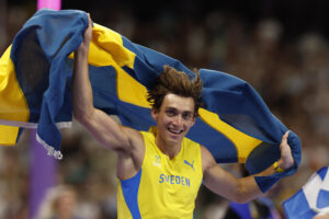 El atleta sueco Armand Duplantis, una de las grandes estrellas de los Mundiales de atletismo que comienzan en Tokio el sábado. EFE/Julio Muñoz