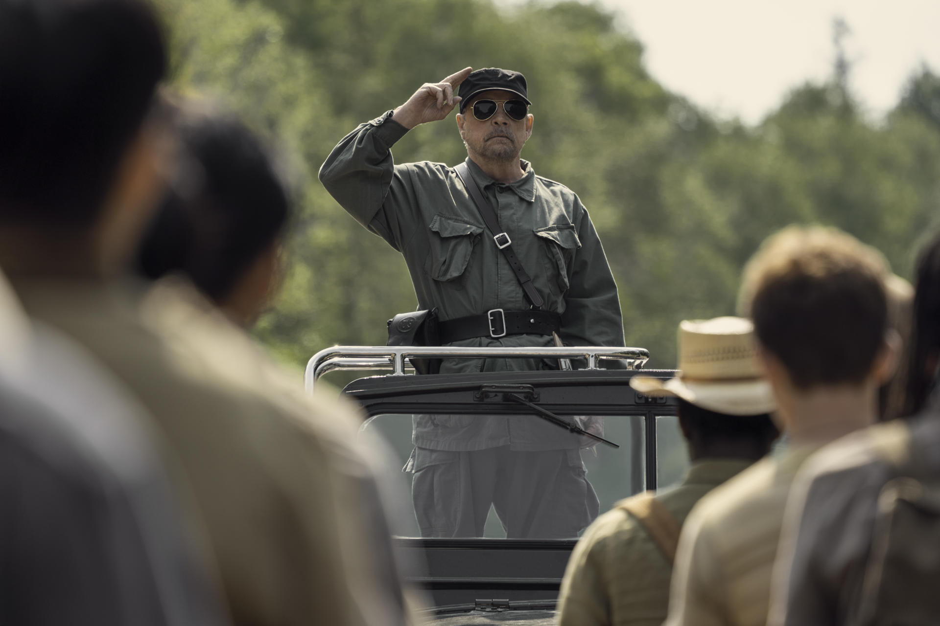 Fotograma cedido por Lionsgate donde aparece Mark Hamill como The Major durante una escena de la película 'The Long Walk' que se estrena este viernes en las salas de cine. . EFE/Murray Close/Lionsgate /