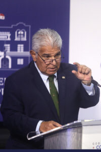 El presidente de Panamá, José Raúl Mulino, habla durante una rueda de prensa este 11 de septiembre de 2025, en Ciudad de Panamá (Panamá). EFE/Carlos Lemos