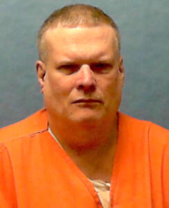 Fotografía cedida por el Departamento de Correcciones de Florida que muestra a David Pittman, quien será ejecutado este miércoles mediante inyección letal en la prisión estatal de Florida, tras más de tres décadas en el corredor de la muerte, en Miami (Estados Unidos). EFE/ Departamento Correcciones Florida/