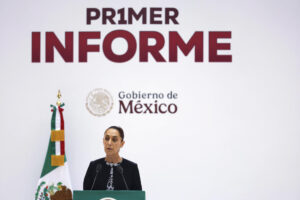 La presidenta de México, Claudia Sheinbaum, habla durante su Primer Informe de Gobierno en el Palacio Nacional este lunes, en Ciudad de México (México). EFE/ Sáshenka Gutiérrez