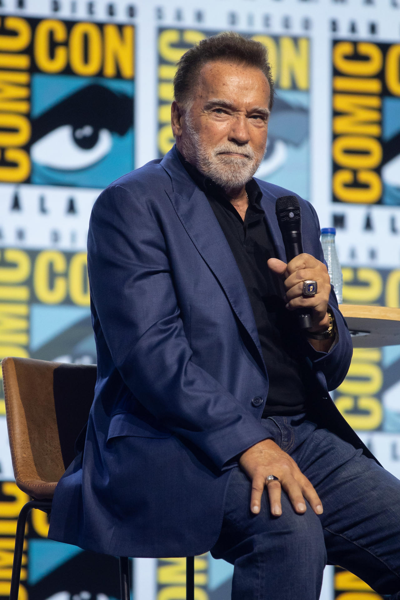 La leyenda del cine de acción Arnold Schwarzenegger, que dio sus primeros pasos en el cine como Conan, volvió este domingo a España, donde la rodó, como "gran invitado de honor" de la primera San Diego Comic-Con celebrada en Málaga (sur) y, como antiguo héroe de acción, compartió un mensaje: "No miréis al otro como enemigo, no hay enemigos". EFE/San Diego Comic-Con Málaga -SOLO USO EDITORIAL/SOLO DISPONIBLE PARA ILUSTRAR LA NOTICIA QUE ACOMPAÑA (CRÉDITO OBLIGATORIO)-