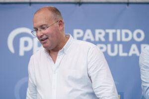 El secretario general del Partido Popular, Miguel Ángel Tellado durante el acto de clausura de inicio del curso político del PP de Canarias que se ha celebrado en el municipio del Puerto de la Cruz en Tenerife. EFE/Ramón de la Rocha