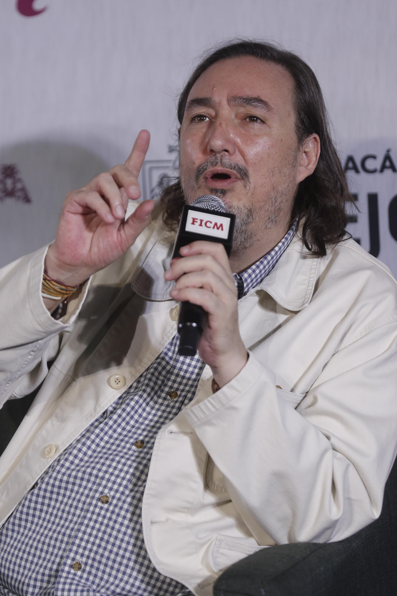El vicepresidente del Festival Internacional de Cine de Morelia, Cuauhtémoc Cárdenas Batel, participa durante una rueda de prensa este jueves, en Ciudad de México (México). EFE/ Isaac Esquivel
