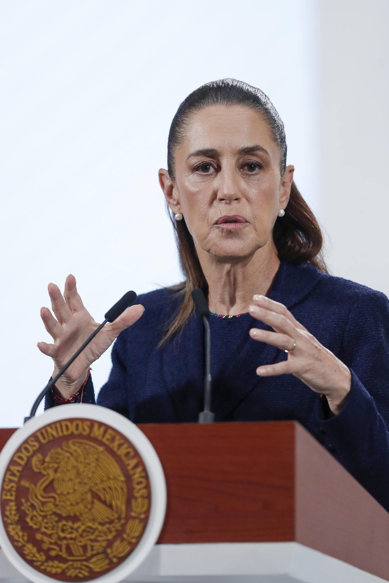 La presidenta de México, Claudia Sheinbaum, participa en una rueda de prensa este miércoles, en Palacio Nacional de la Ciudad de México (México). EFE/ Isaac Esquivel
