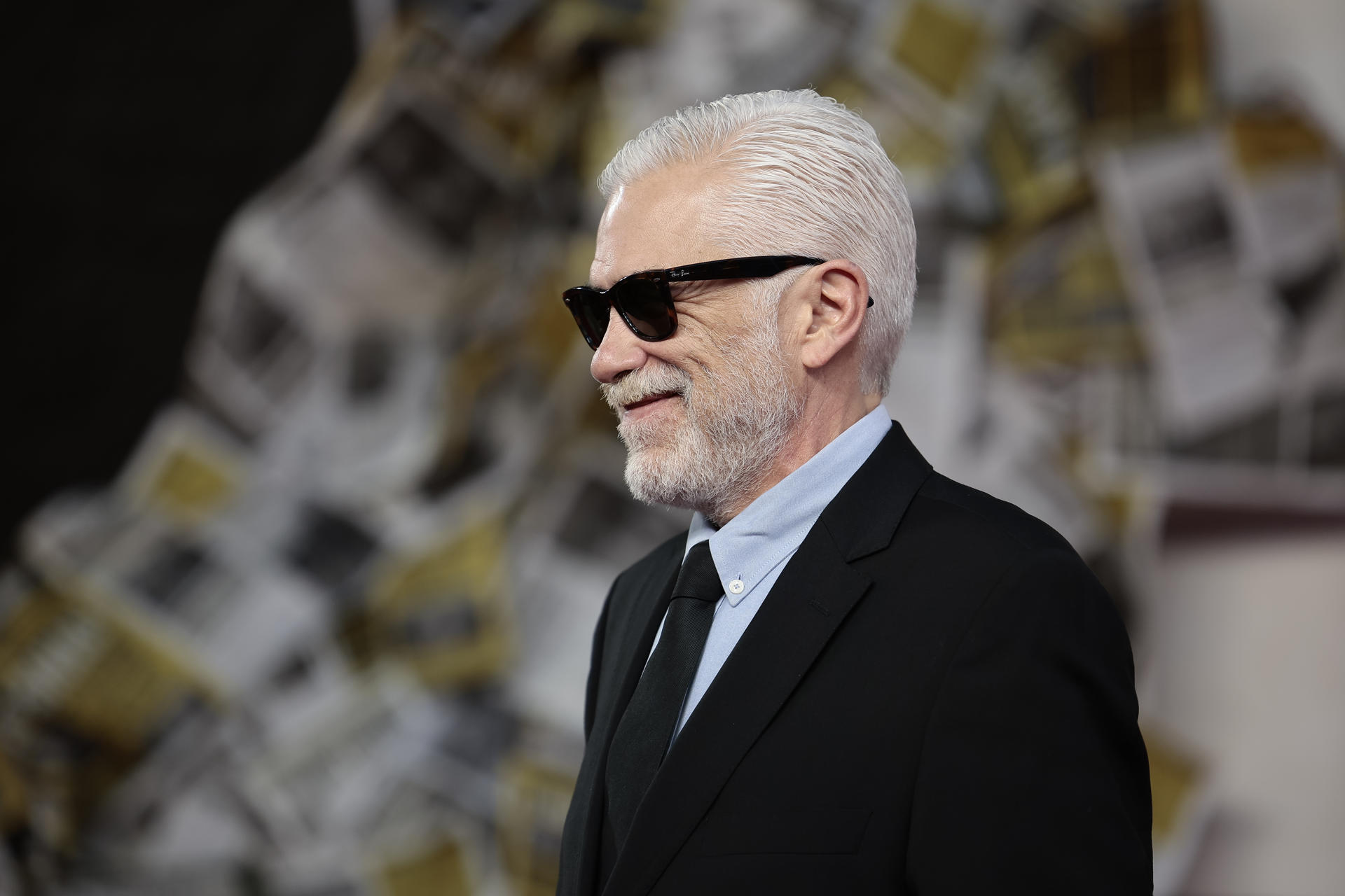 Fotografía del 8 de septiembre de 2025, del director Luis Estrada posando durante una alfombra roja de la serie de Netflix 'Las Muertas' en un acto celebrado en la Ciudad de México (México). EFE/José Méndez
