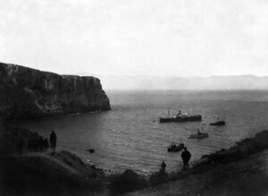 DESEMBARCO DE ALHUCEMAS: Septiembre 1925.- Tropas españolas en el peñasco de Morro Nuevo en la segunda fase de las operaciones del desembarco de Alhucemas. EFE/jgb/ARCHIVO
