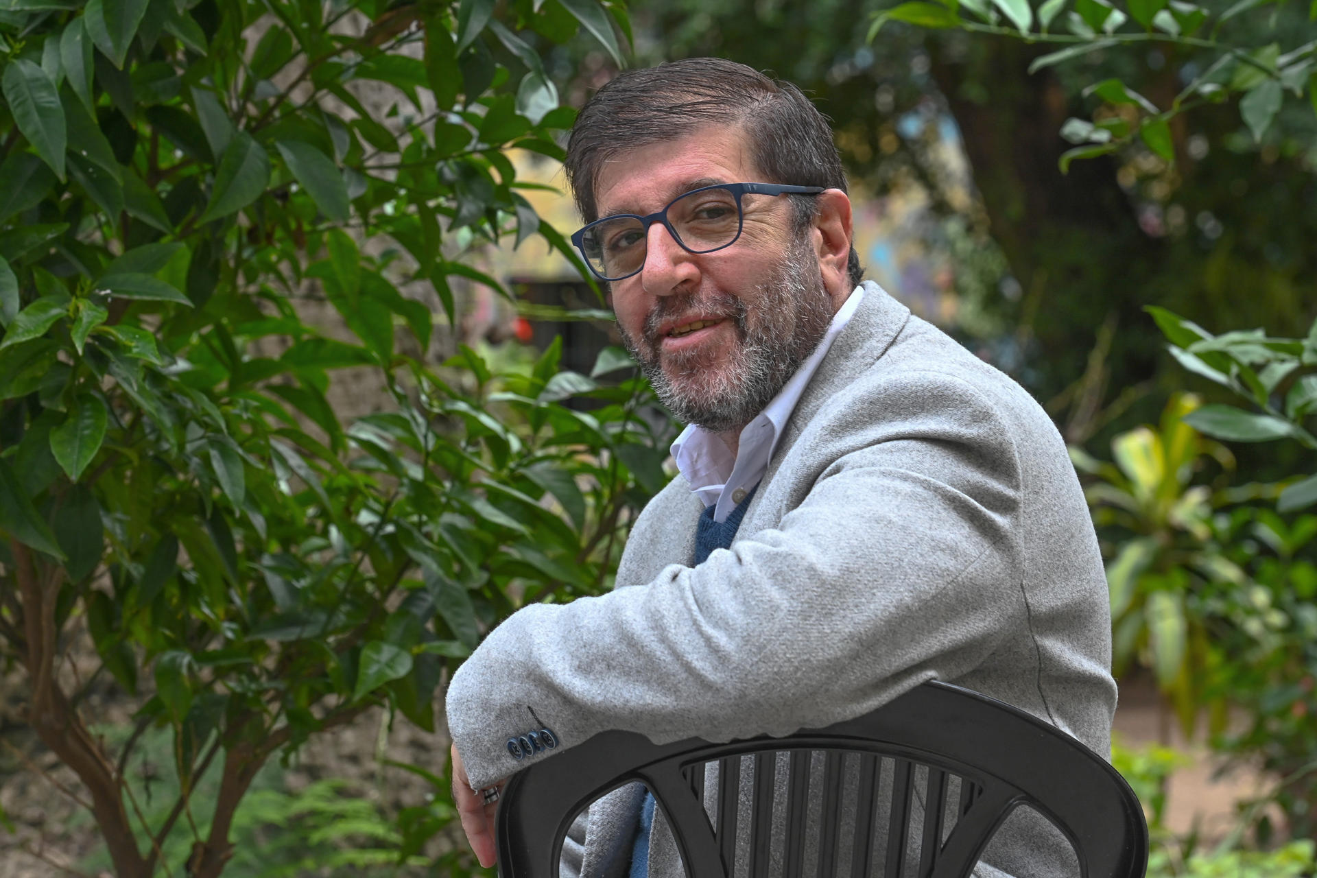 Fotografía del 29 de agosto de 2025 del presidente del Frente Amplio, Fernando Pereira, hablando en una entrevista con EFE en Montevideo (Uruguay). EFE/ Federico Gutiérrez