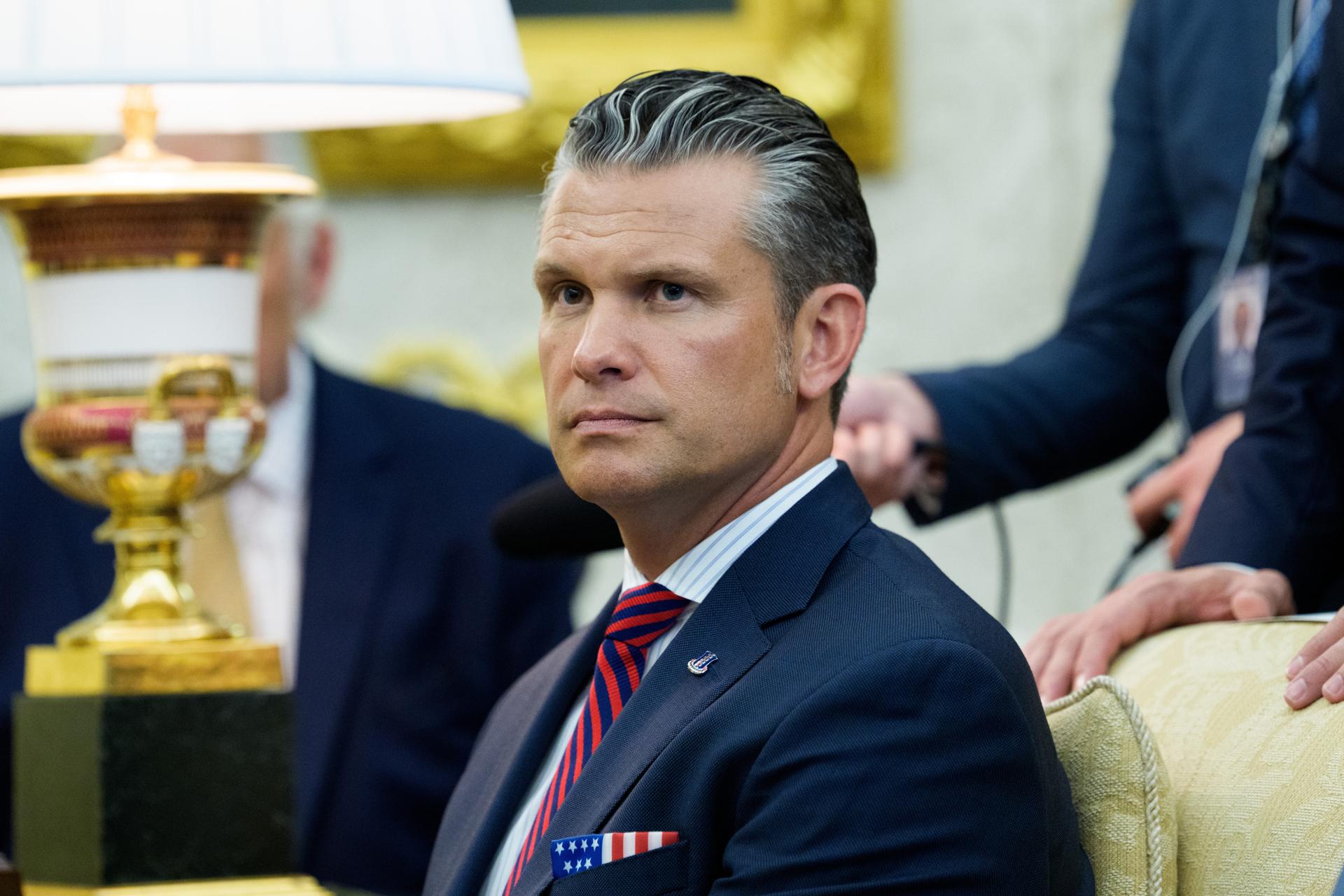 El secretario de Guerra de EE.UU., Pete Hegseth, en una foto de archivo. EFE/EPA/AARON SCHWARTZ / POOL