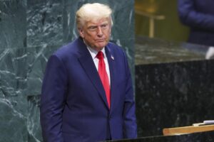 El presidente de Estados Unidos, Donald Trump, durante el debate general de la 80.ª sesión de la Asamblea General de las Naciones Unidas (AGNU) en la sede de las Naciones Unidas en Nueva York, Nueva York, EE.UU., el 23 de septiembre de 2025. EFE/SARAH YENESEL