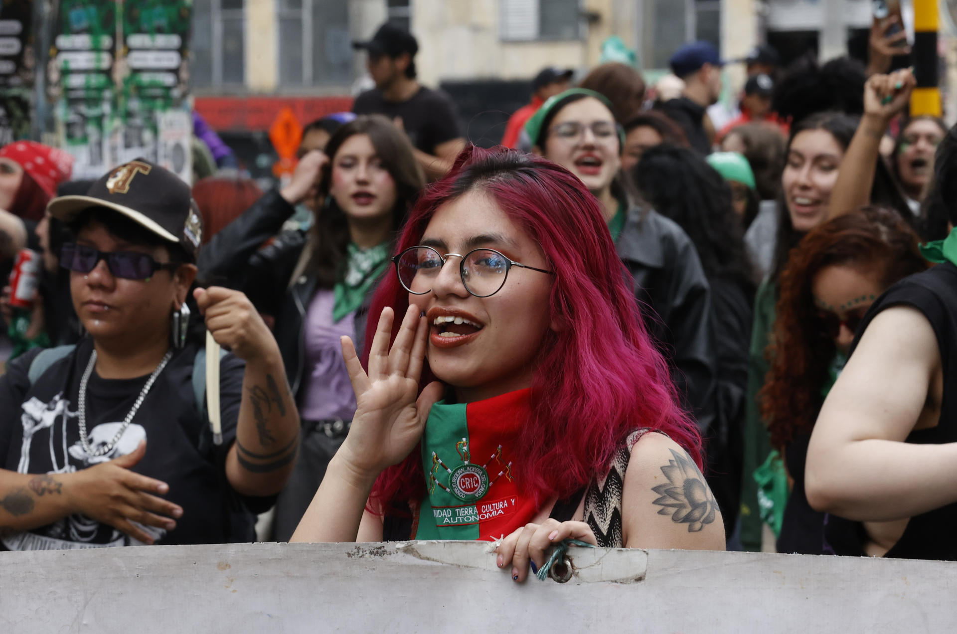 Mujeres celebran el Día de Acción Global por el Aborto Legal y Seguro este domingo, en Bogotá (Colombia). EFE/ Mauricio Dueñas Castañeda
