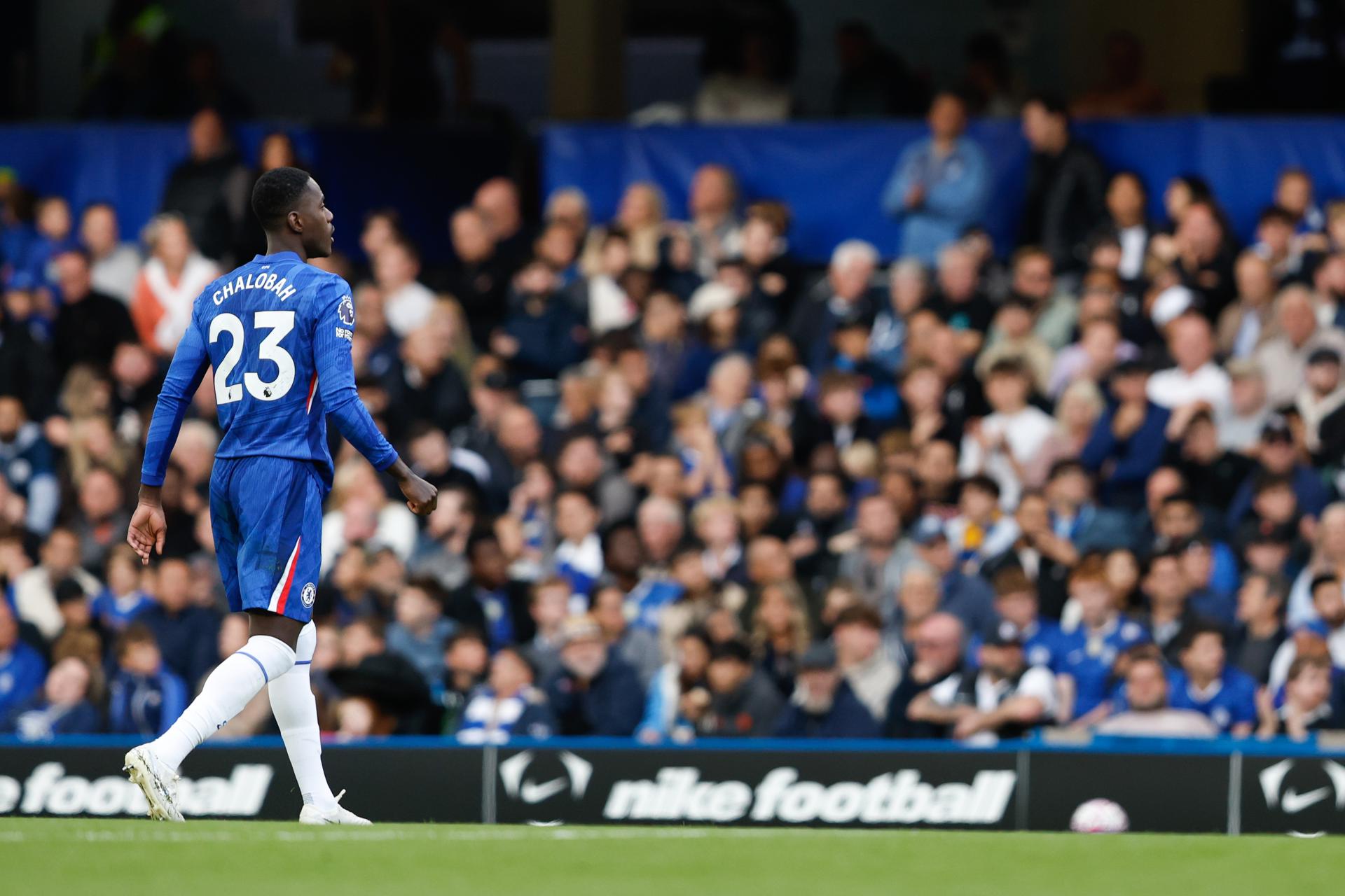 Trevor Chalobah se marcah expulsado durante el partido de la Premier League que han jugado Chelsea FC y Brighton Hove & Albion,en Londres, Reino UnidoEFE/EPA/DAVID CLIFF
