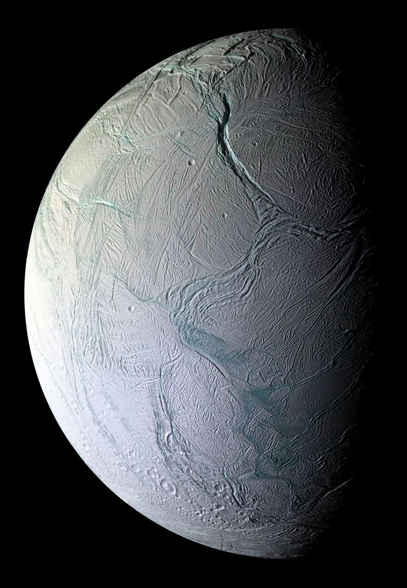 Encélado, fotografiado por la nave espacial Cassini de la Nasa. Crédito: NASA/JPL/Space Science Institute/SOLO USO EDITORIAL
