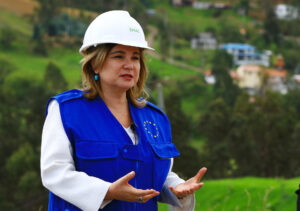 Fotografía de archivo de la embajadora de la Unión Europea (UE) en Ecuador, Jekaterina Doródnova, durante una entrevista con EFE, en Cuenca (Ecuador). EFE/Robert Puglla