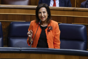 La ministra de Defensa, Margarita Robles este miércoles, en el Congreso de los Diputados. EFE/ J.J. Guillén
