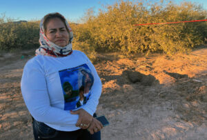 Cecilia Flores, líder del colectivo Madres Buscadoras de Sonora, participa en una jornada de búsqueda de personas desaparecidas, en la ciudad de Hermosillo, estado de Sonora (México). Fotografía de archivo. EFE/Daniel Sánchez