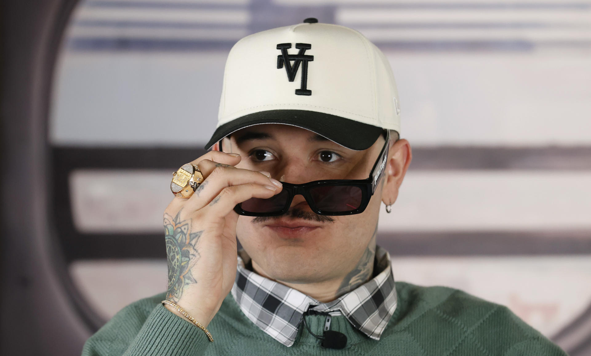 Fotografía de archivo del cantante colombiano Kapo, durante una entrevista con EFE, en Bogotá (Colombia). EFE/Mauricio Dueñas