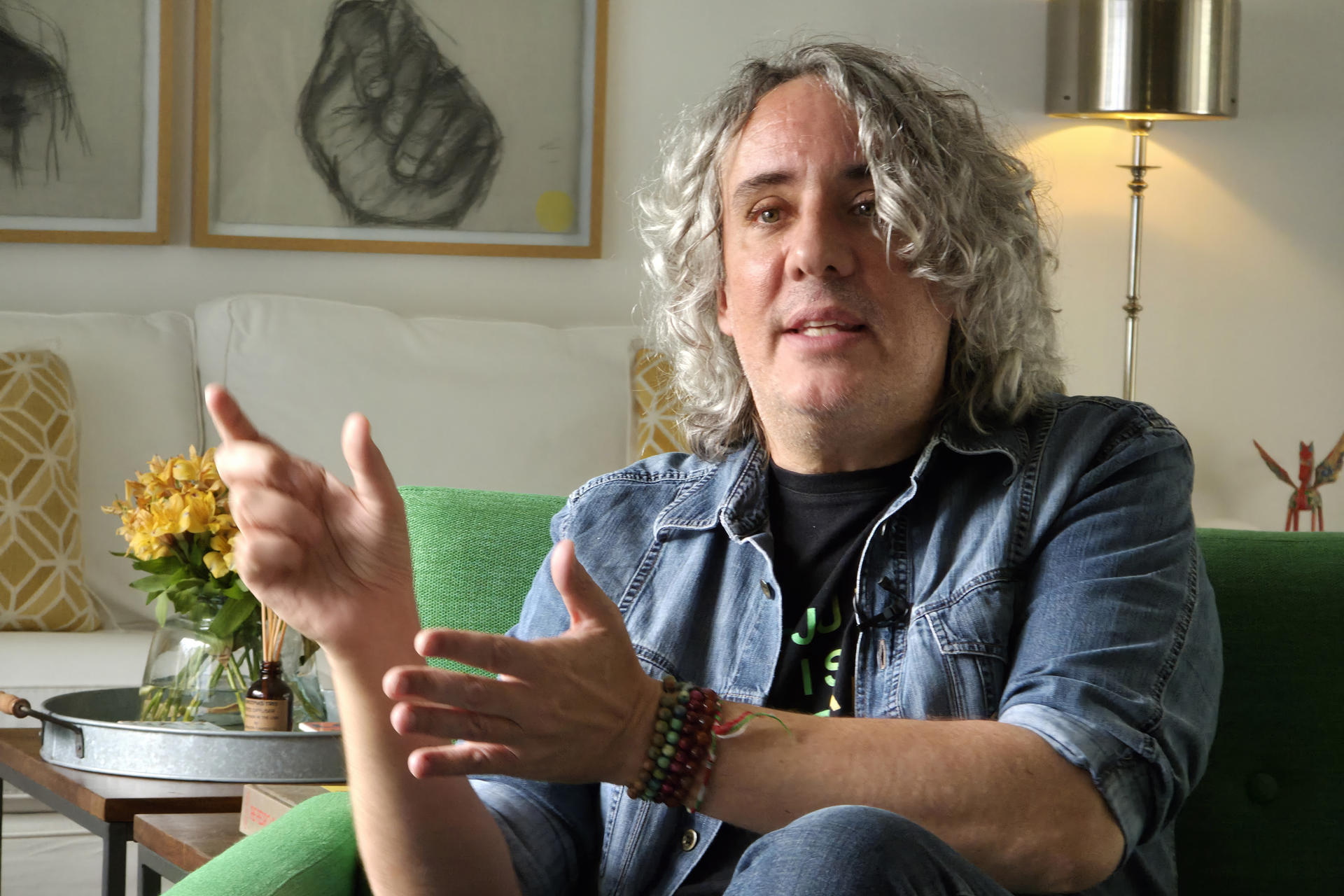 El escritor chileno José Ignacio Valenzuela 'El Chascas' fue captado este jueves, 4 de septiembre, durante una entrevista con EFE, en Miami (FL, EE.UU.). EFE/Alberto Boal