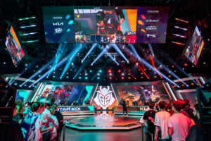 Fotografía tomada el 14 de septiembre 2025, durante la LEC EMEA 2025 en el Riot Games Arena en Berlín, Alemania. Madrid se transforma en el centro del universo ‘Gamer’. Concursos de 'Cosplay' (disfraces), actividades, la posibilidad de conocer a algunas de las estrellas de los 'e-sports' (deportes electrónicos) y la final europea de uno de los videojuegos más famosos del mundo de competición online, ‘League of Legends’. EFE/ Wojciech Wandzel/Riot Games SOLO USO EDITORIAL/SOLO DISPONIBLE PARA ILUSTRAR LA NOTICIA QUE ACOMPAÑA (CRÉDITO OBLIGATORIO)