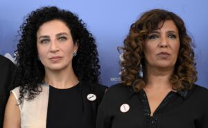 Venice (Italy), 03/09/2025.- Palestinian-Israeli actor Clara Khoury (L) and Tunisian director Kaouther Ben Hania (R) pose during a photocall for 'The Voice of Hind Rajab' at the 82nd annual Venice International Film Festival, in Venice, Italy, 03 September 2025. The 82nd Venice Film Festival runs from 28 August to 06 September 2025. (Cine, Cine, Italia, Venecia) EFE/EPA/RICCARDO ANTIMIANI