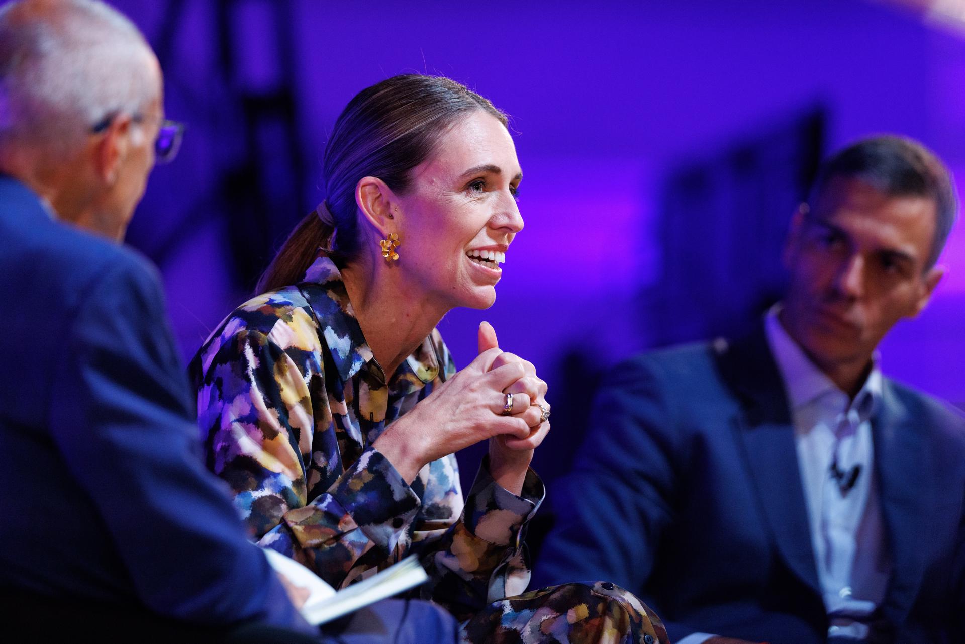 Sánchez se ha referido a la labor del Gobierno español en su intervención, con motivo de la Cumbre de Acción para el Progreso Global, que tiene lugar en Londres, en un panel sobre el futuro del multilateralismo junto a la ex primera ministra de Nueva Zelanda Jacinda Arden y moderado por el asesor político estadounidense y director del Centro para el Progreso Americano (CAP), John Podesta. EFE/EPA/TOLGA AKMEN

