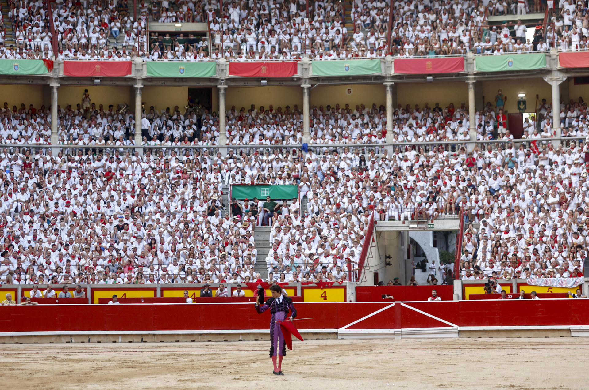 Corrida de toros en Pamplona en los sanfermines de 2022. EFE/ Rodrigo Jiménez