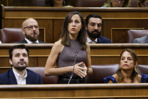 La diputada de Podemos, Ione Belarra durante la sesión de control de este miércoles en el Congreso. EFE/ J.J. Guillén